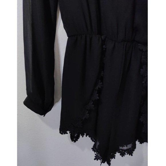 ASTR the label Black Lace Crochet Trim V-neck Long
Sleeve Romper Small - Picture 3 of 8